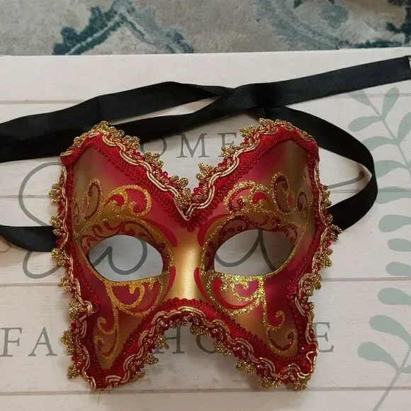 Maschera Del Galeone Hand Painted Mask Pier 1 NWT/small flaw - Picture 2 of 14
